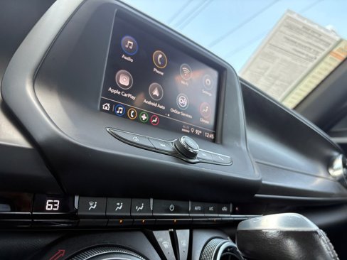 Used 2021 Chevrolet Camaro LT image 27