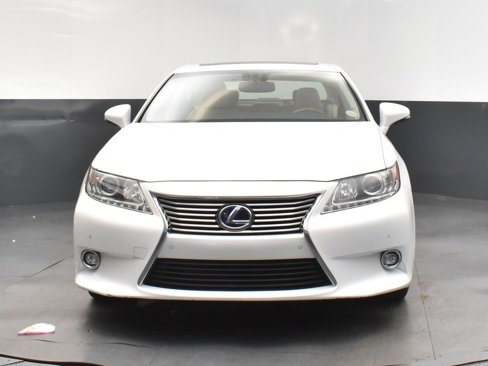 Used 2015 Lexus ES 300h image 10