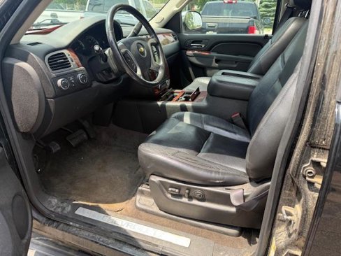 Used 2012 Chevrolet Suburban LTZ image 13