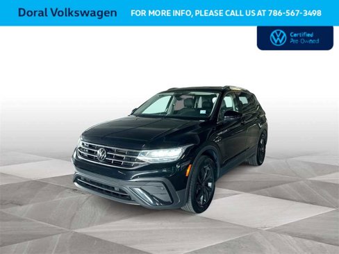Used 2023 Volkswagen Tiguan SE image 1