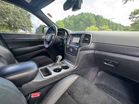Used 2018 Jeep Grand Cherokee Altitude image 19