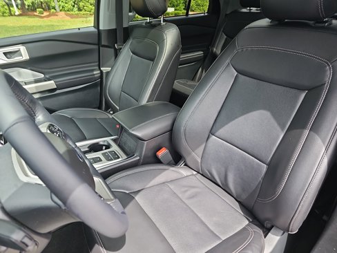 Used 2023 Ford Explorer Limited w/ Limited Technology Package image 17