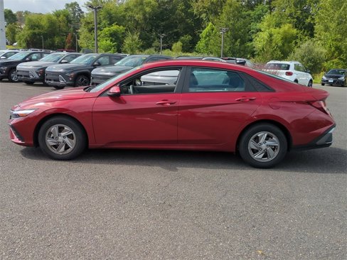 Certified 2024 Hyundai Elantra SE image 6