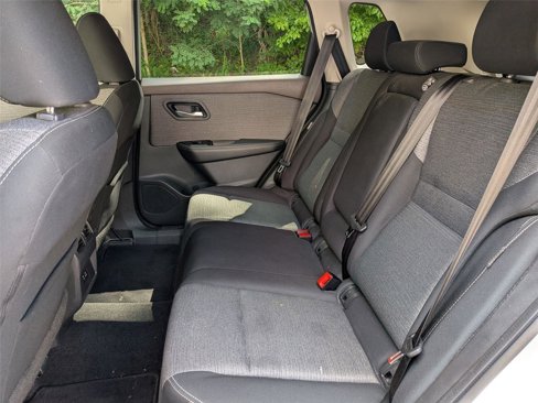 Used 2022 Nissan Rogue SV image 28