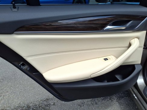 Used 2019 BMW 530i xDrive image 10