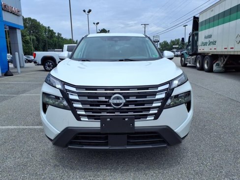 Used 2024 Nissan Rogue SV image 9