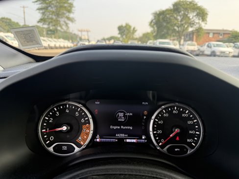 Used 2020 Jeep Renegade Limited w/ UConnect 8.4 Nav Group image 13
