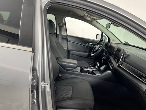 Used 2024 Kia Sportage LX image 31