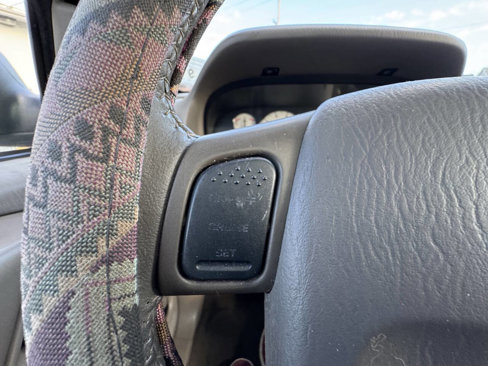 Used 2004 Jeep Grand Cherokee Limited w/ Cold Weather Group image 16