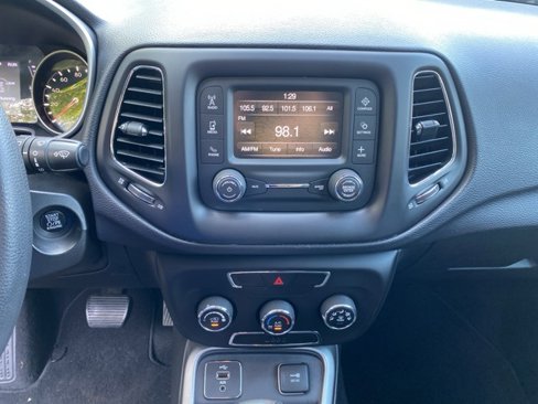 Used 2018 Jeep Compass Sport image 17