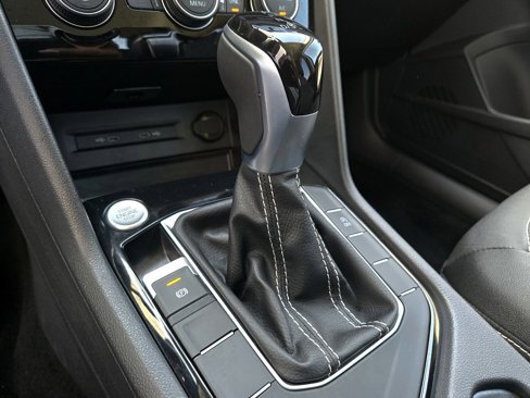 New 2024 Volkswagen Taos SE image 16