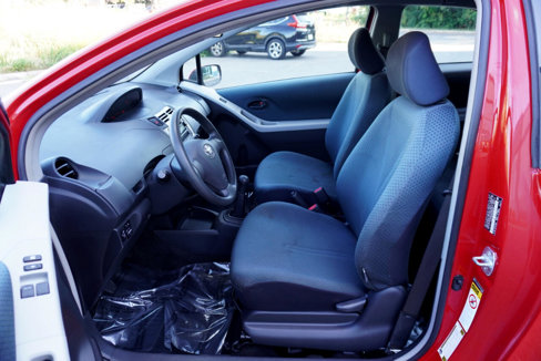 Used 2008 Toyota Yaris 2-Door Hatchback image 9