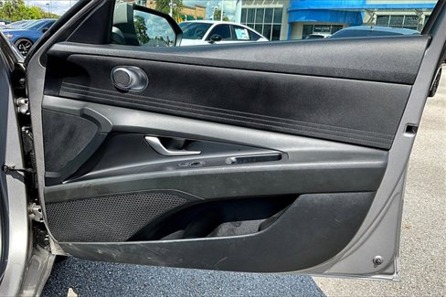 Used 2023 Hyundai Elantra Blue w/ Cargo Package image 17