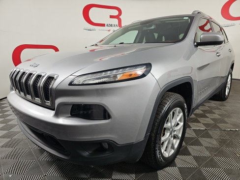 Used 2017 Jeep Cherokee Latitude w/ Cold Weather Group image 3