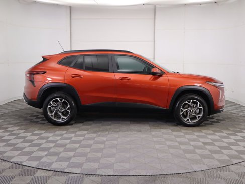 Used 2024 Chevrolet Trax LT image 4