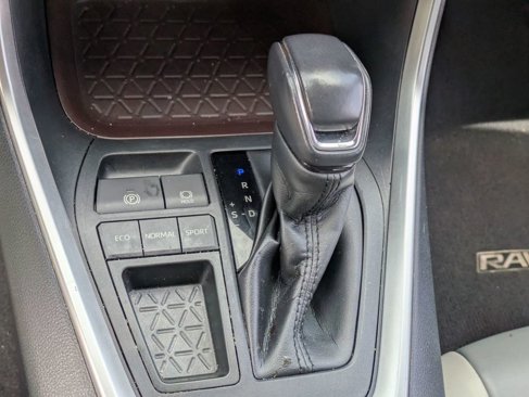 Used 2019 Toyota RAV4 Limited image 24