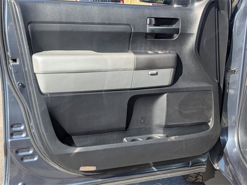 Used 2010 Toyota Tundra 4x4 Double Cab image 9