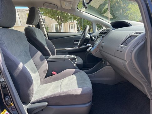 Used 2013 Toyota Prius V image 25