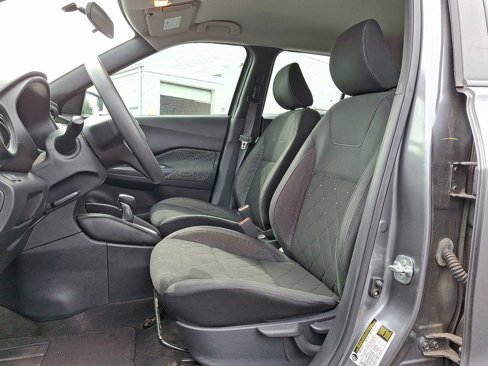 Used 2019 Nissan Kicks S image 10
