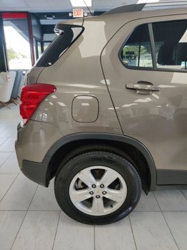 Used 2021 Chevrolet Trax LT w/ LT Convenience Package image 7