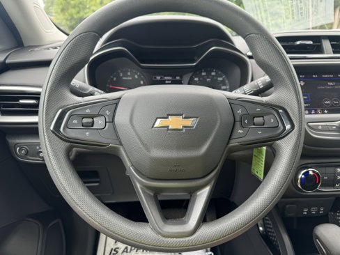 Used 2023 Chevrolet TrailBlazer LS image 15