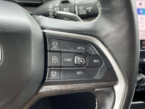 Used 2022 Jeep Grand Cherokee Limited image 22