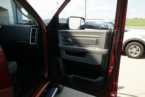 Used 2015 RAM 2500 SLT w/ Luxury Group image 35