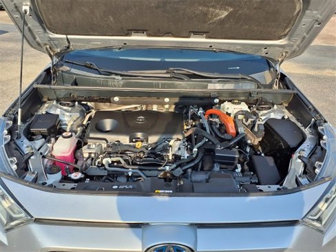 Used 2021 Toyota RAV4 XLE image 3