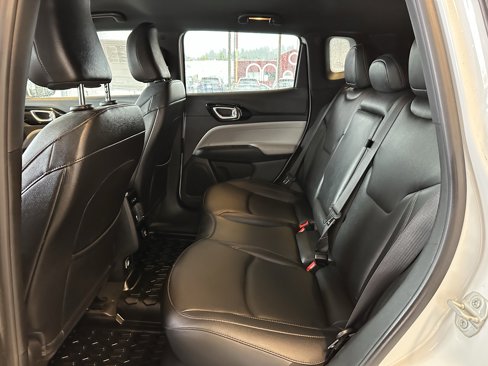 Used 2024 Jeep Compass Limited image 11