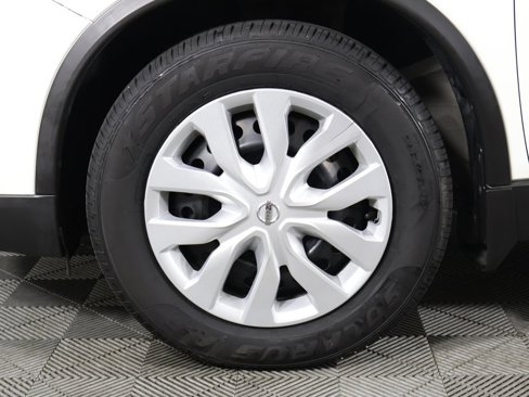 Used 2018 Nissan Rogue S image 18