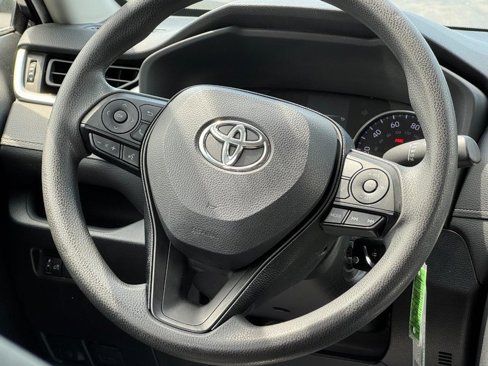 Used 2019 Toyota RAV4 LE image 12