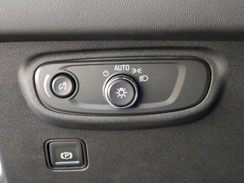 Used 2023 GMC Terrain SLE w/ Driver Convenience Package image 26