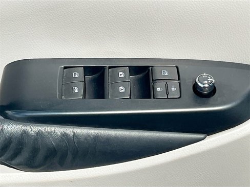 Used 2014 Toyota Highlander XLE image 29