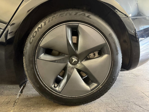 Used 2018 Tesla Model 3 Long Range image 28