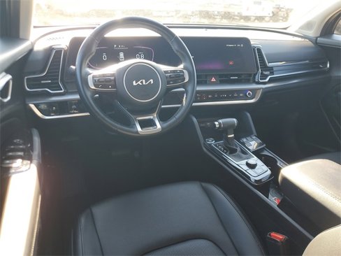Used 2025 Kia Sportage EX image 11