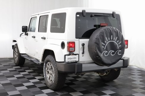 Used 2015 Jeep Wrangler Unlimited Rubicon image 14