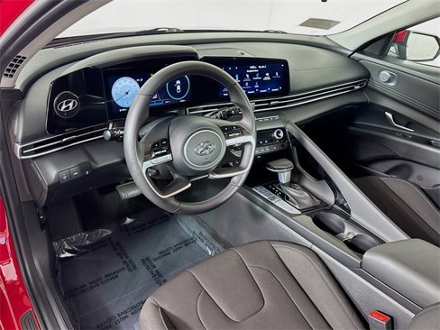 Used 2023 Hyundai Elantra SEL w/ Convenience Package image 16
