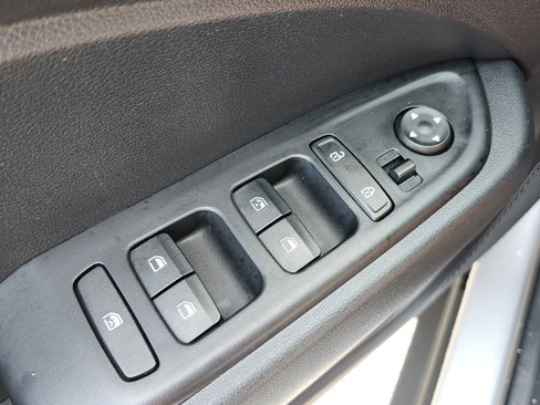 Used 2023 Hyundai Venue SEL image 31