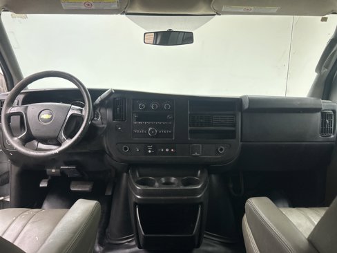 Used 2015 Chevrolet Express 2500 image 10