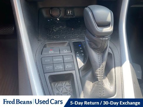 Used 2019 Toyota RAV4 LE image 14