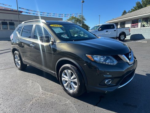 Used 2015 Nissan Rogue SV w/ SV Premium Package image 3