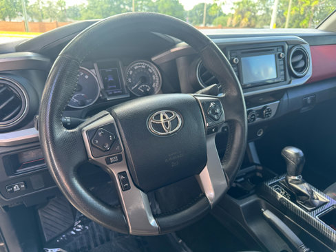 Used 2017 Toyota Tacoma SR5 image 9