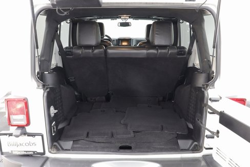 Used 2015 Jeep Wrangler Unlimited Rubicon image 16