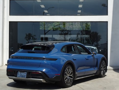 Used 2022 Porsche Taycan 4 Cross Turismo image 7