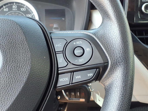 Used 2022 Toyota Corolla LE image 19