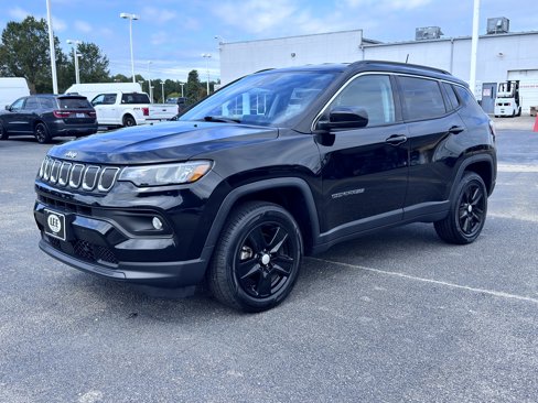 Certified 2022 Jeep Compass Latitude w/ Convenience Group image 2