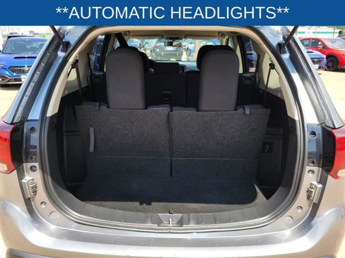 Used 2020 Mitsubishi Outlander SE image 8