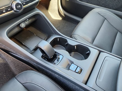 New 2025 Volvo XC40 B5 Core w/ Protection Package Premier image 30