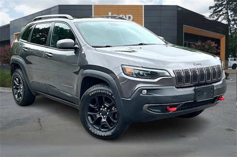 Used 2020 Jeep Cherokee Trailhawk image 3