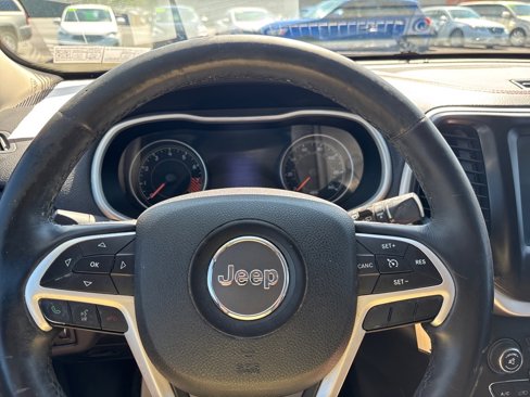 Used 2015 Jeep Cherokee Trailhawk w/ Cold Weather Group image 27